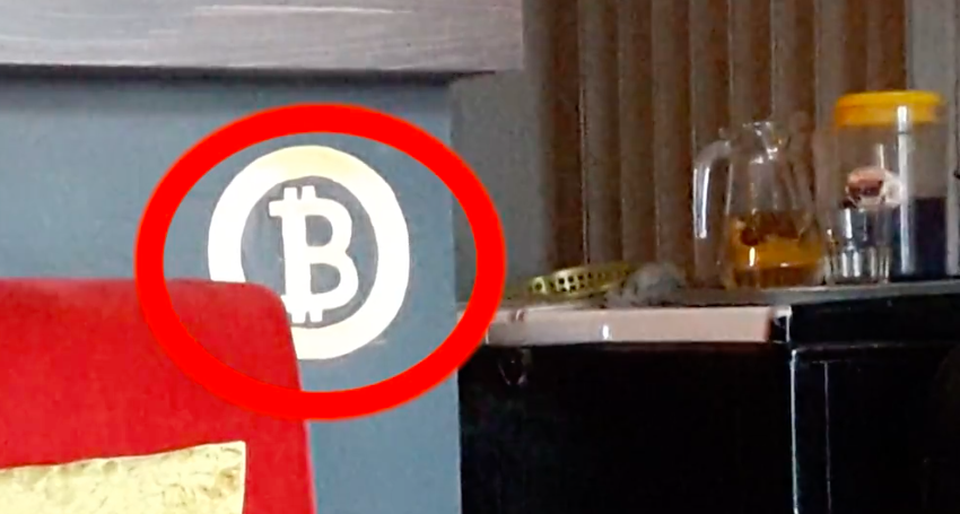 Nhiều doanh nghiệp vẫn ngang nhiên thanh toán bằng tiền ảo bitcoin - 2 Biểu tượng thanh thanh toán bằng bitcoin của các doanh nghiệp tại TPHCM