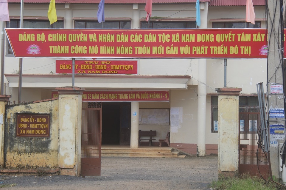 Học sinh phải đóng gần nửa triệu đồng xây dựng... nông thôn mới - 2
UBND xã Nam Dong giao cho các trường “thu hộ” khoản tiền xây dựng nông thôn mới.
