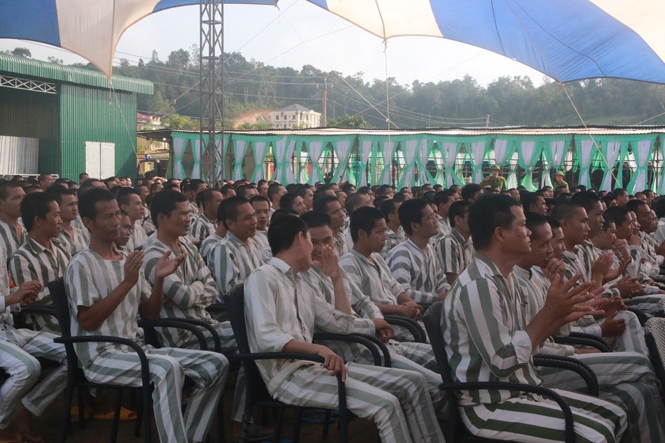 Hơn 1000 phạm nhân được “thắp sáng ước mơ ngày trở về” - 2 Hơn 1.000 phạm nhân có cơ hội giao lưu, trao đổi về những trải nghiệm trong quá trình cải tạo