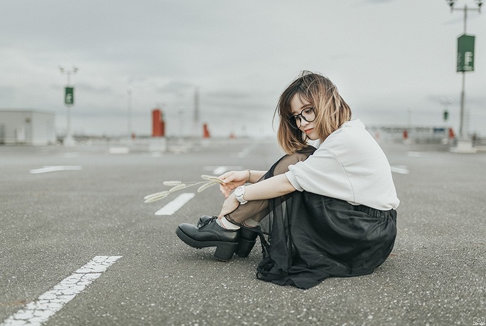 Thương nhau rồi để đó... - 1 Kỉ niệm im lìm thì nỗi đau xưa cũ đã không dậy sóng. (Ảnh minh họa: Anh Quân Đỗ)