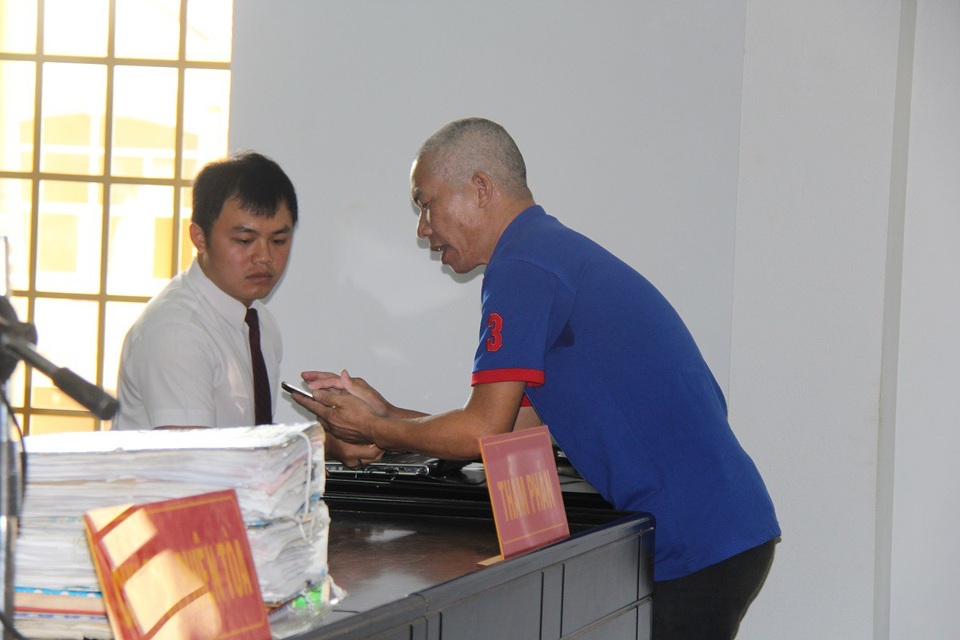 Trồng keo gây quỹ bị kết tội phá rừng, 7 cựu chiến binh một mực kêu oan! - 2 Bị cáo cung cấp đoạn băng ghi âm chứng minh mình bị mớm cung