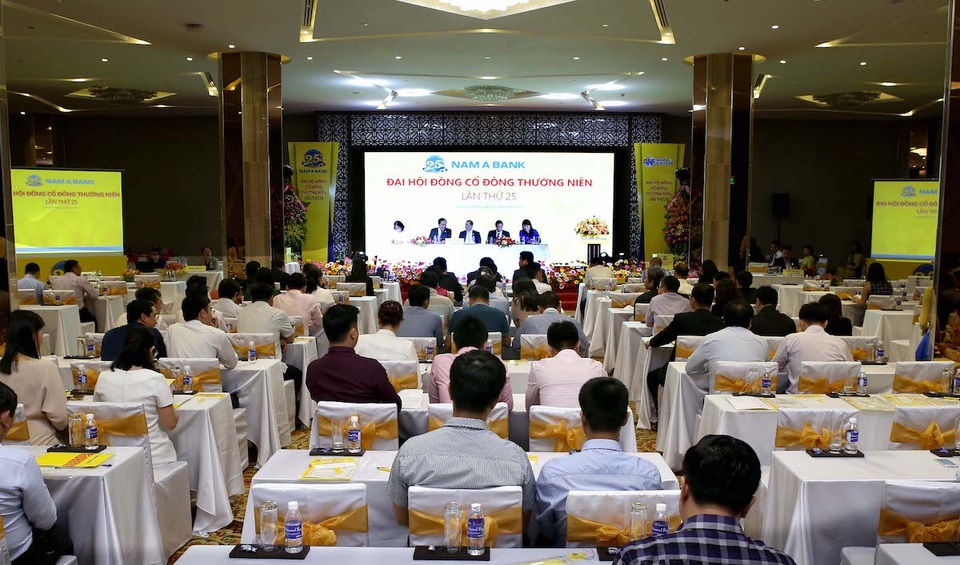 ĐHĐCĐ Nam A Bank: Thông qua nghị quyết tăng vốn điều lệ lên 5.000 tỷ đồng - 2 ĐHĐCĐ diễn ra khá nhẹ nhàng khi cổ đông chỉ dành những lời có cánh cho HĐQT