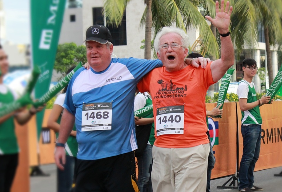 Sôi động đường đua marathon quốc tế Đà Nẵng 2017 - 4 Các vận động viên chuyên và không chuyên, đủ mọi lứa tuổi cùng chinh phục những cung đẹp nhất Đà thành