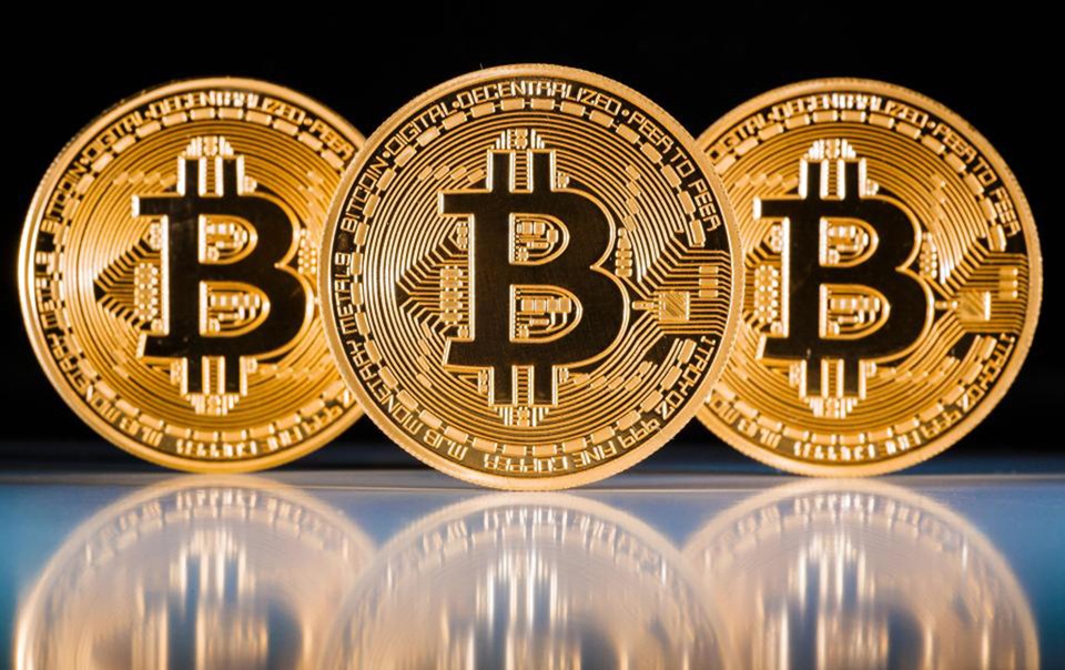 Nhiều doanh nghiệp vẫn ngang nhiên thanh toán bằng tiền ảo bitcoin - 4 Ngân hàng nhà nước khẳng định giao dịch bitcoin chưa được cho phép tại Việt Nam.