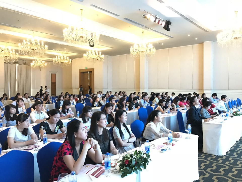 Dinh dưỡng trong lâm sàng tốt, giúp kiểm soát đường huyết, ngăn ngừa biến chứng tiểu đường - 6 Hội nghị với sự tham gia và tham luận sôi nổi của hơn 150 bác sĩ và nhân viên y tế