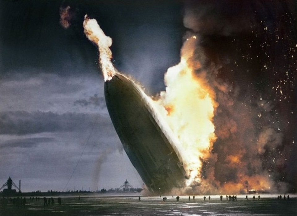 Những khoảnh khắc “hiếm” trong lịch sử thế giới suốt 100 năm qua - 9 Thảm họa Hindenburg năm 1937.