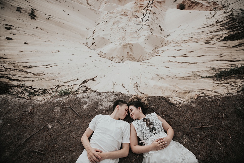 Mối tình bình dị của cặp đôi yêu xa hai đầu đất nước - 5 Cặp đôi này có một điểm chung là đã trải qua những trải nghiệm tình cảm không mấy tốt đẹp trước đó. Chính vì đã từng đau khổ vì tình yêu nhiều rồi nên khi đến với nhau, hai người cùng muốn bù đắp cho nhau những điều thiệt thòi, mất mát.