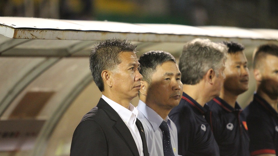 HLV Hoàng Anh Tuấn: “U20 Việt Nam thua đậm U20 Argentina là chuyện bình thường” - 1 HLV Hoàng Anh Tuấn (bìa trái) - ảnh: Trọng Vũ