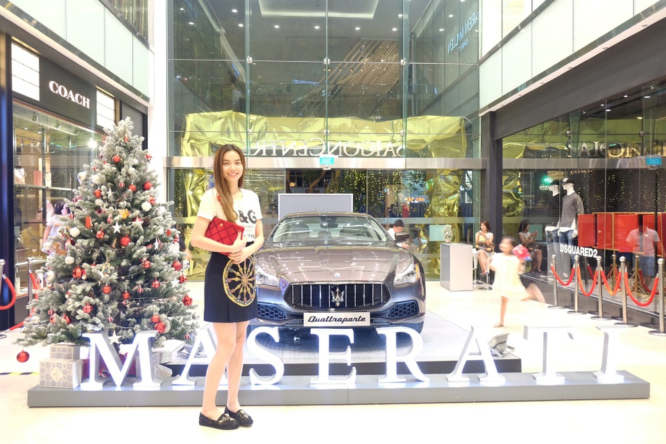 Hồ Ngọc Hà “phải lòng” Maserati Quattroporte - 1