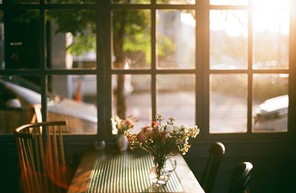 Phía trong ngôi nhà đầy hoa - 1