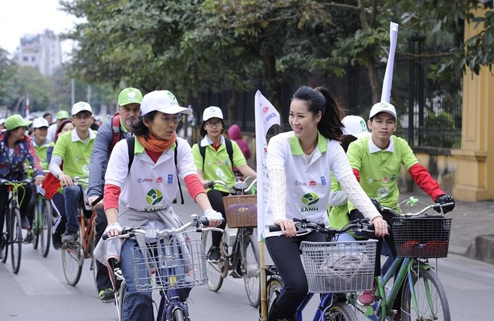 Hoa hậu Dương Thùy Linh cùng đạp xe vì Việt Nam xanh - 1 Hoa hậu Dương Thùy Linh cùng đạp xe vì Việt Nam xanh - 1