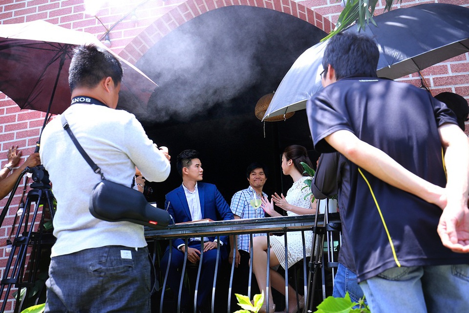 Còn Vũ Mạnh Cường, sau hàng loạt chương trình lớn sắp tới đây, anh sẽ tiếp tục gắn bó với danh xưng “MC nhan sắc” bằng cuộc thi “Hoa Hậu Hữu Nghị Asian 2017”. Và tiếp theo đó là một chương trình truyền hình thực tế đầu tư công phu.