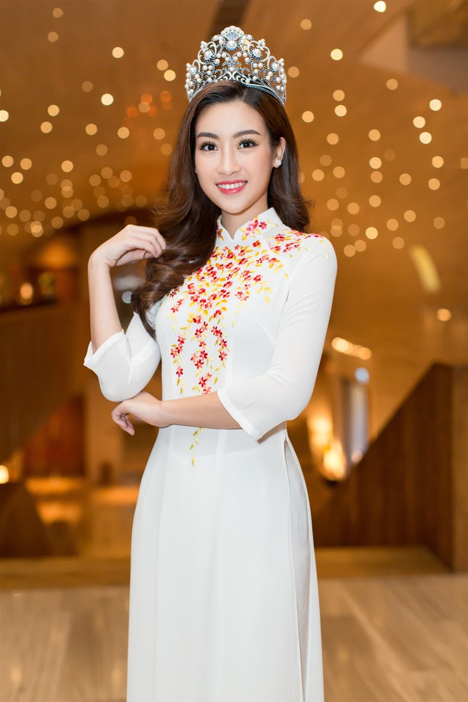 Hoa hậu Mỹ Linh đọ sắc cùng tân Hoa hậu Lào và Campuchia - 5 Hoa hậu Mỹ Linh càng ngày càng xinh đẹp và dịu dàng.