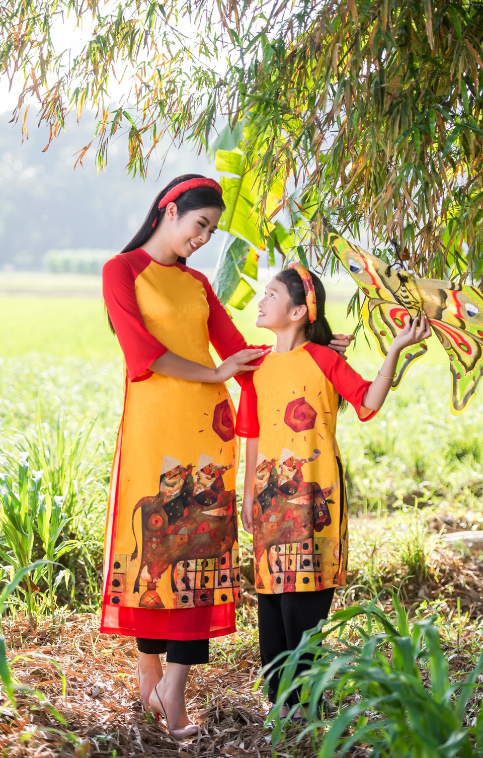 Hoa hậu Ngọc Hân khoe vẻ dịu dàng giữa đồng quê xứ Huế - 5 Hoa hậu Ngọc Hân khoe vẻ dịu dàng giữa đồng quê xứ Huế - 5