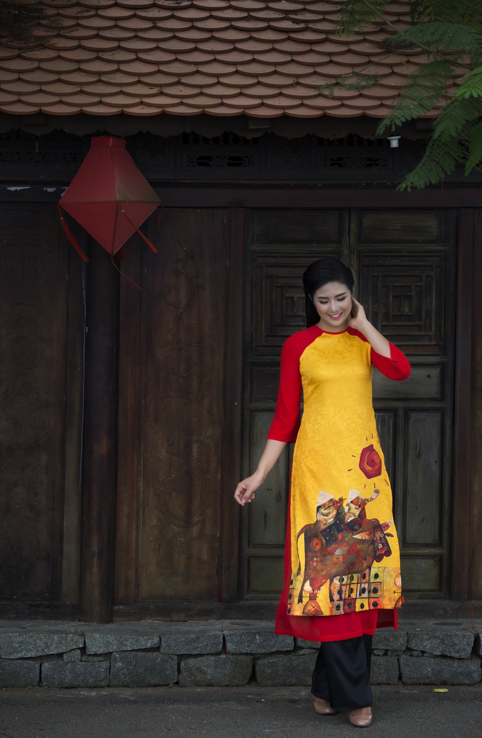 Hoa hậu Ngọc Hân khoe vẻ dịu dàng giữa đồng quê xứ Huế - 15 Hoa hậu Ngọc Hân khoe vẻ dịu dàng giữa đồng quê xứ Huế - 15