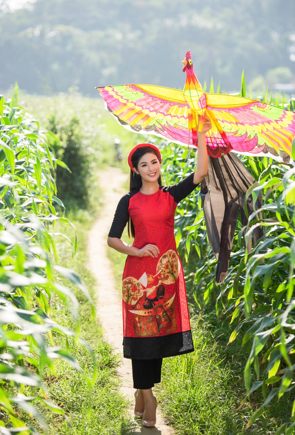 Hoa hậu Ngọc Hân khoe vẻ dịu dàng giữa đồng quê xứ Huế - 13 Hoa hậu Ngọc Hân khoe vẻ dịu dàng giữa đồng quê xứ Huế - 13