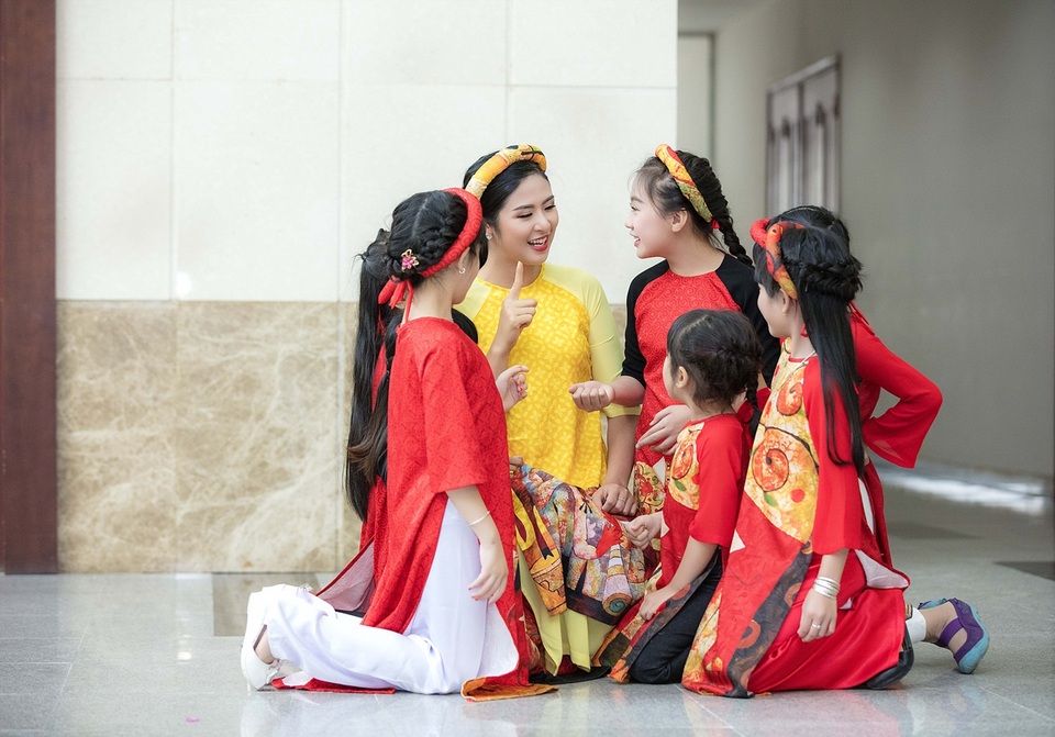 Đọ dáng bên Ngọc Hân, Á hậu Thanh Tú nổi bật với chiều cao 1m80 - 3 Đọ dáng bên Ngọc Hân, Á hậu Thanh Tú nổi bật với chiều cao 1m80 - 3