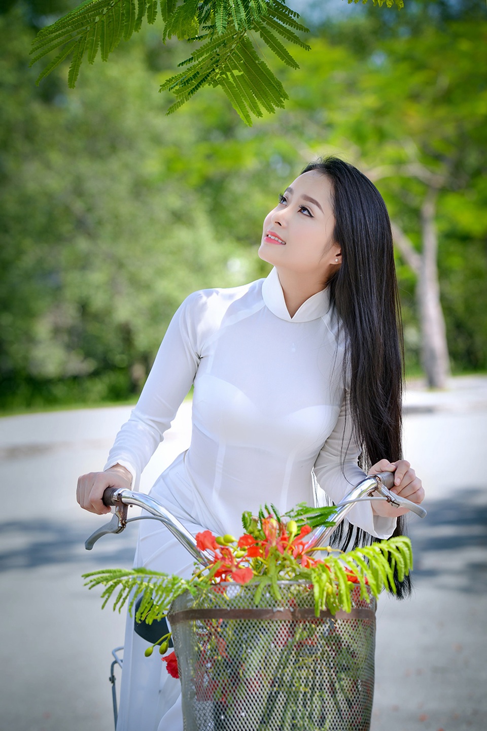 Mùa hoa phượng vĩ ở thành phố mang tên Bác - 20 Mùa hoa phượng vĩ ở thành phố mang tên Bác - 20