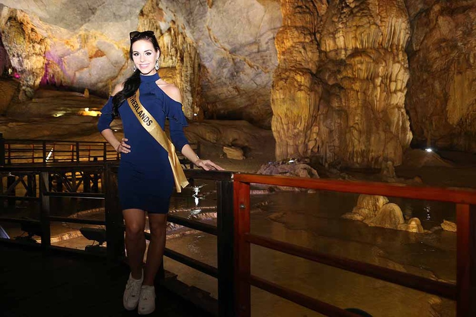 Dàn người đẹp Hoa hậu Hòa bình hào hứng khám phá động Thiên Đường - 12