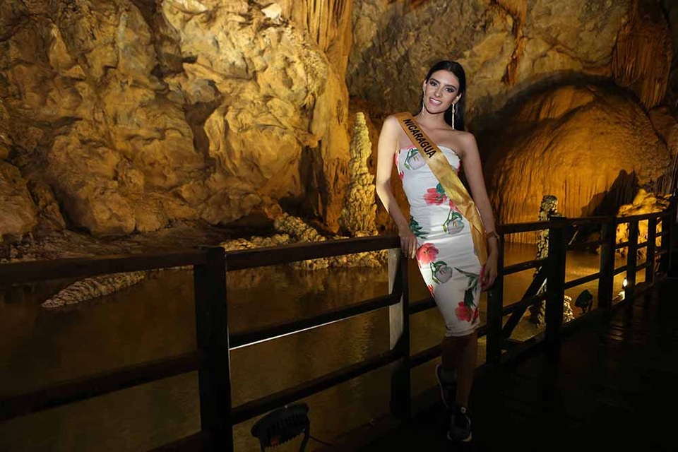 Dàn người đẹp Hoa hậu Hòa bình hào hứng khám phá động Thiên Đường - 10