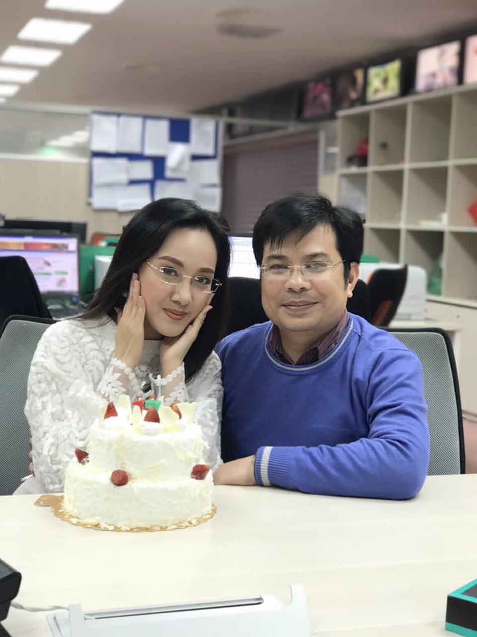 BTV Hoài Anh cười tít mắt, đón sinh nhật "nổi loạn" bên Xuân Bắc - 6 BTV Hoài Anh cười tít mắt, đón sinh nhật "nổi loạn" bên Xuân Bắc - 6
