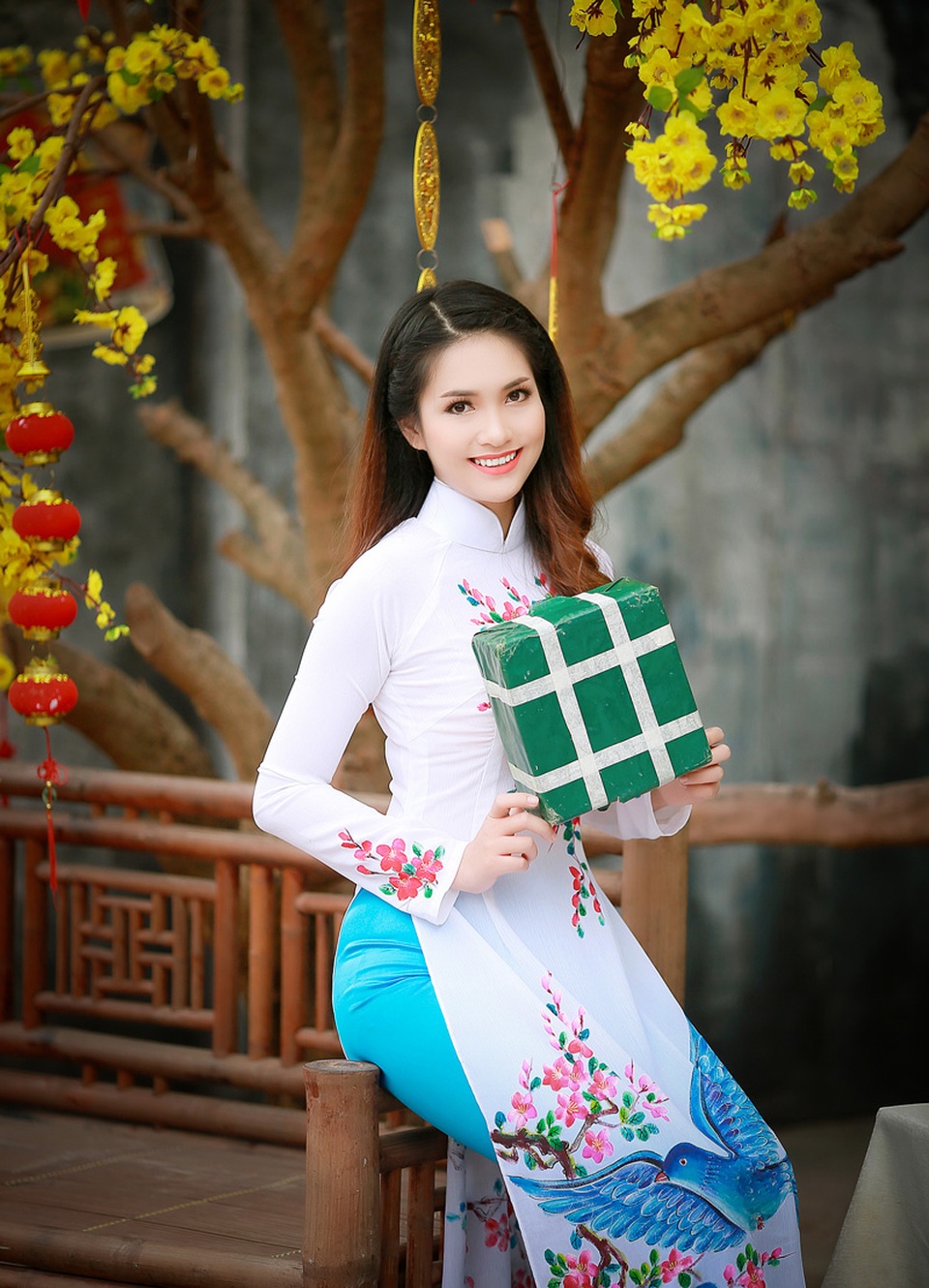 Dàn hoa khôi lộng lẫy trong trang phục áo dài đón Xuân - 1
Hoa khôi ĐHQG Hà Nội năm 2015 - Lê Hà