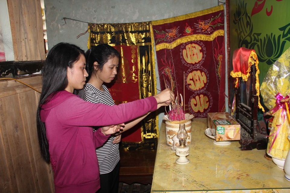 Cha mất sớm, nhà cháy rụi, 4 chị em gái khốn khó bên người mẹ bị bệnh tim - 2 Các con của chị đều chăm ngoan và học khá giỏi