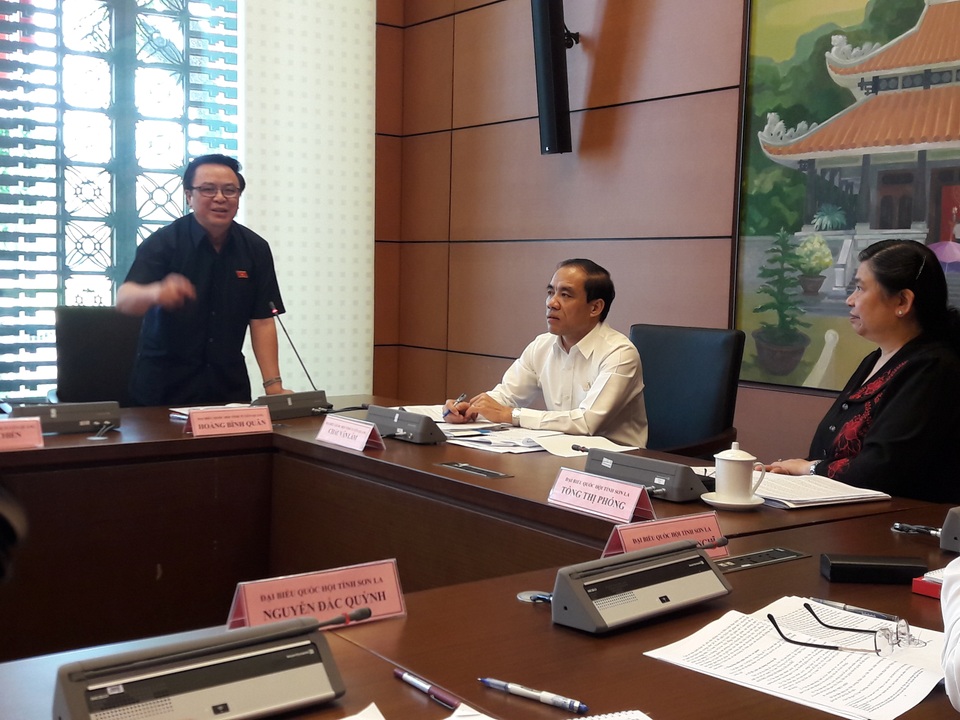 “Người dân Đồng Tâm trách đại biểu Quốc hội để dân cô độc” - 2 Đại biểu Hoàng Bình Quân phát biểu tại phiên thảo luận tổ.