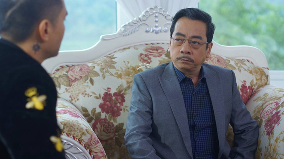 Bật mí người bạn đời của “ông trùm” Phan Quân phim “Người phán xử” - 3 NSND Hoàng Dũng trong vai ông trùm Phan Quân của phim Người phán xử.