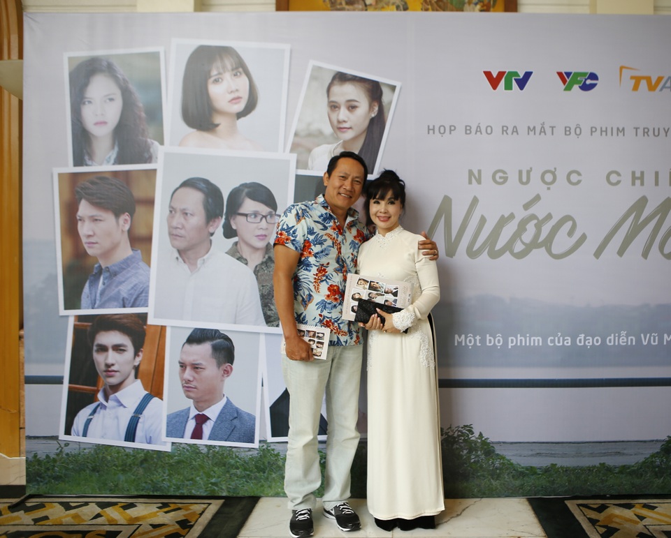 NSƯT Hoàng Hải từng sốc nặng khi bạn thân Lê Công Tuấn Anh qua đời - 3
NSƯT Hoàng Hải và NSND Lan Hương trong buổi họp báo ra mắt phim Ngược chiều nước mắt mới đây.
