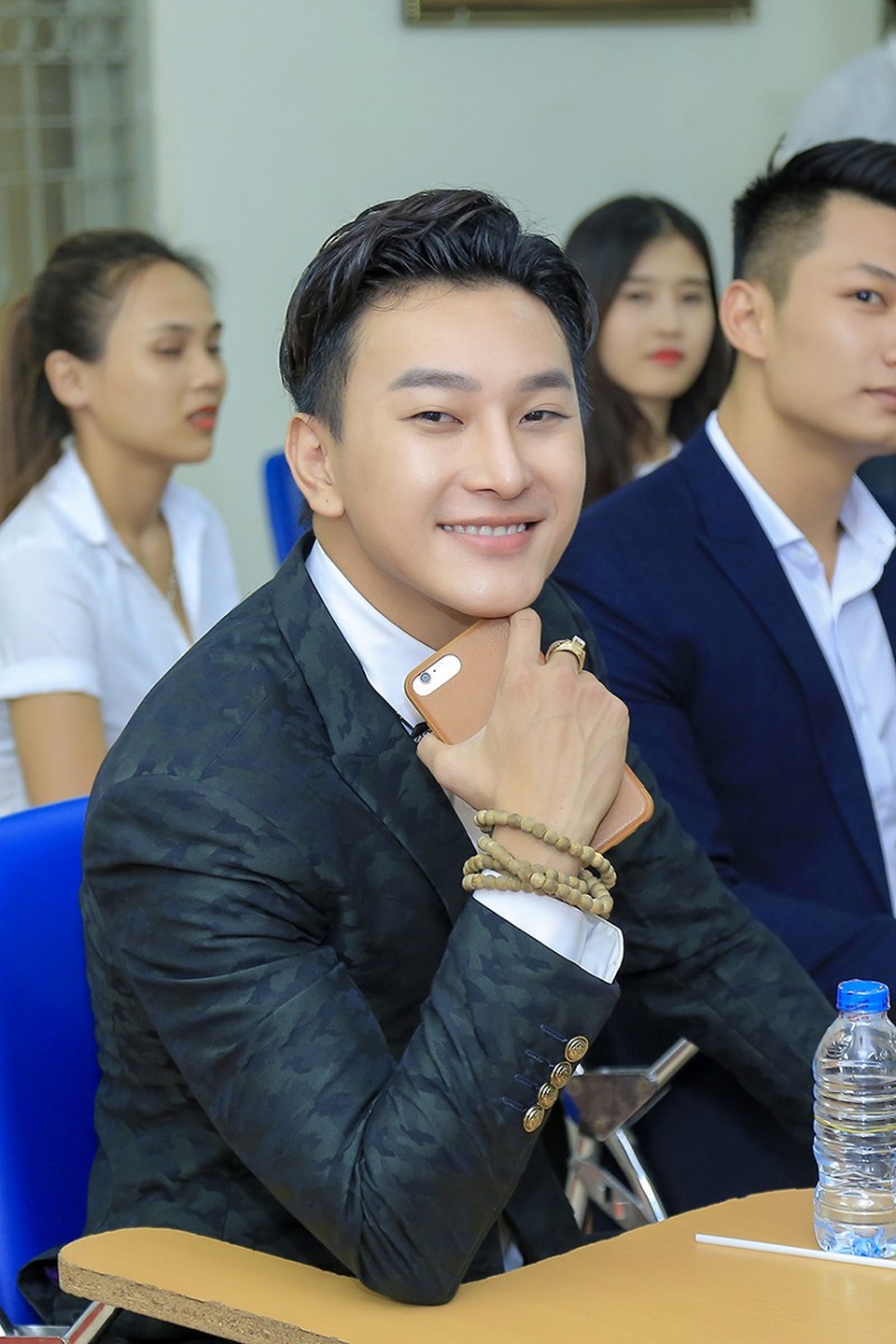 Hoàng Kỳ Nam lần đầu ngồi ghế nóng - 1 Hoàng Kỳ Nam lần đầu ngồi ghế nóng - 1