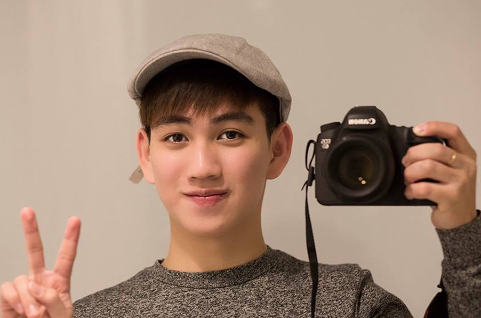 “Hot boy” Kinh tế đẹp trai, hát hay, đàn giỏi được nhiều cô gái thầm mến - 10 “Hot boy” Kinh tế đẹp trai, hát hay, đàn giỏi được nhiều cô gái thầm mến - 10