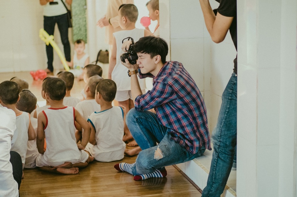 Anh chàng cũng lưu lại những khoảnh khắc ý nghĩa của bạn gái.