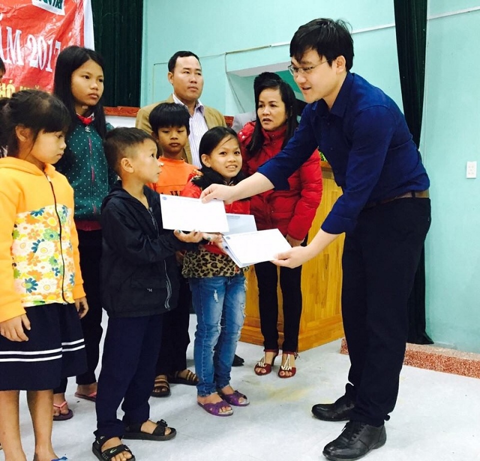Trao 185 suất học bổng Grobest Việt Nam đến học sinh nghèo vượt khó Quảng Trị, Thừa Thiên Huế - 2 Học bổng Grobest là động lực để các em học sinh nghèo nỗ lực vươn lên trong học tập.