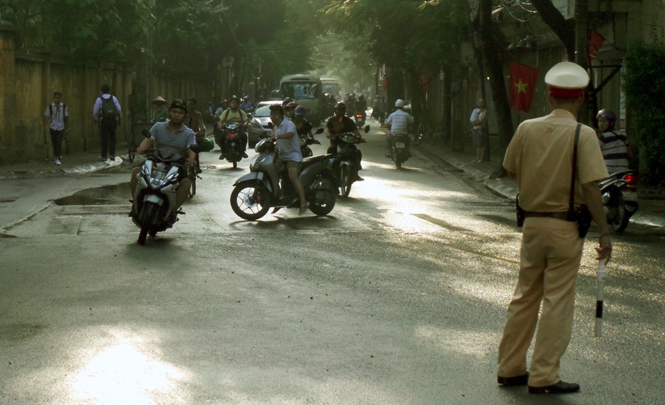 Nhiều trường hợp quay đầu bỏ chạy khi thấy bóng CSGT.