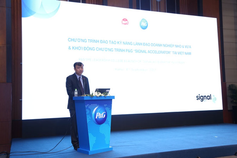P&G tổ chức Hội thảo Nâng cao Kỹ năng Lãnh đạo cho các doanh nghiệp nhỏ và vừa tại Việt Nam - 1 Ông Nguyễn Hoa Cương, Phó cục trưởng Cục Phát triển doanh nghiệp, Bộ Kế hoạch và Đầu tư phát biểu tại chương trình.