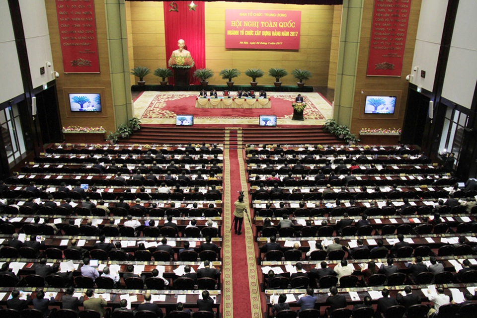 Nhiều lãnh đạo bị ung thư, điều trị đã khoẻ, vẫn tham gia công tác - 1
Nhiều Uỷ viên Bộ Chính trị, lãnh đạo cao nhất của Đảng tham gia Hội nghị toàn quốc ngành tổ chức xây dựng Đảng năm 2017.