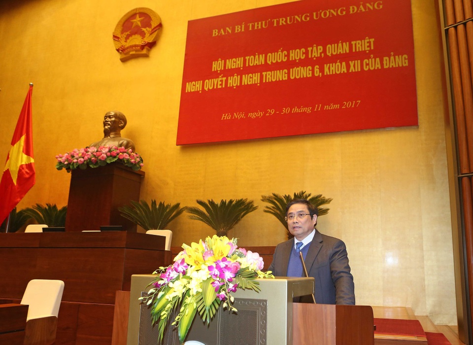 
Ông Phạm Minh Chính, Ủy viên Bộ Chính trị, Bí thư Trung ương Đảng, Trưởng Ban Tổ chức Trung ương giới thiệu, quán triệt Nghị quyết số 18-NQ/TW “Một số vấn đề về tiếp tục đổi mới, sắp xếp tổ chức bộ máy của các hệ thống chính trị tinh gọn, hoạt động hiệu quả, hiệu lực”. Ảnh: Doãn Tấn - TTXVN
