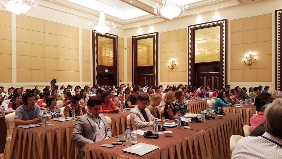 Tiếp cận nhiều kỹ thuật mới của thế giới trong điều trị ung thư vú trẻ - 2 Nhiều vấn đề trong điều trị ung thư vú trẻ - vấn đề nổi cộm hiện nay tại Việt Nam đã được nhiều đồng nghiệp trên thế giới chia sẻ kinh nghiệm tại Hội nghị