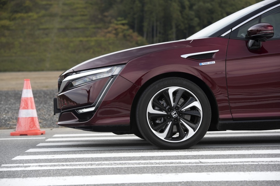 Xe xanh Honda Clarity FCV và Clarity PHEV tung hoành đường đua Twin Ring Motegi - 7 Xe xanh Honda Clarity FCV và Clarity PHEV tung hoành đường đua Twin Ring Motegi - 7