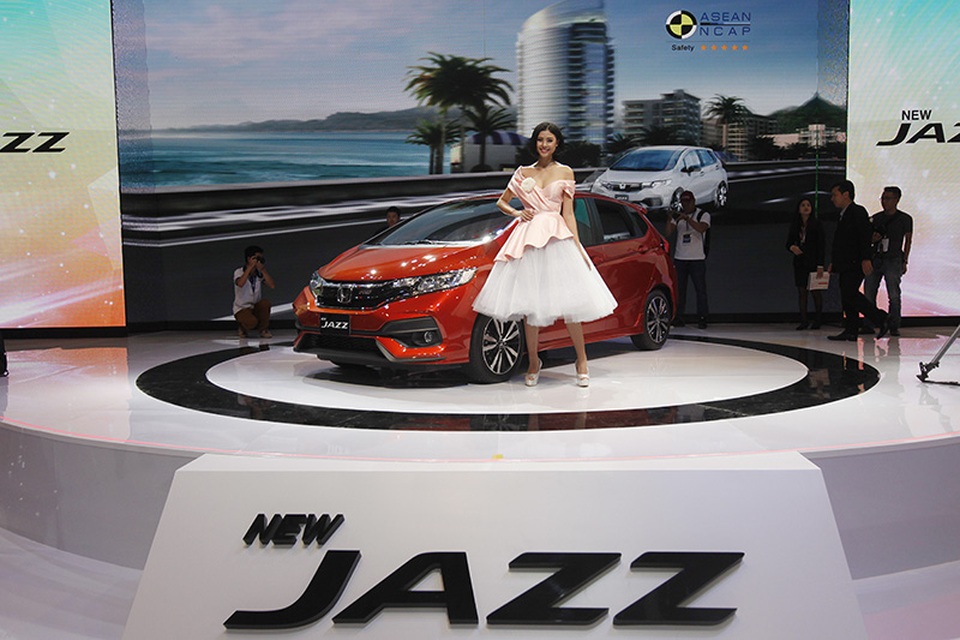 Xe nhỏ Jazz - Tâm điểm của Honda tại VMS 2017 - 1 Honda Jazz đại diện cho kỷ nguyên mới của Honda với thiết kế thể thao và thời trang cùng công nghệ truyền động tiên tiến “Earth Dreams Technology”
