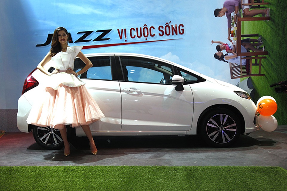 Xe nhỏ Jazz - Tâm điểm của Honda tại VMS 2017 - 2
Xe có kích thước tổng thể Dài x Rộng x Cao tương ứng là 4.034 x 1.694 x 1.524 (mm)