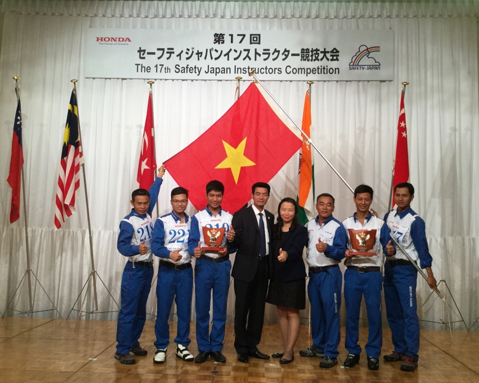 Honda đã đóng góp gì cho giao thông Việt Nam? - 2 HVN đứng thứ 2 trong Hội thi HDV LXAT quốc tế ở Nhật Bản