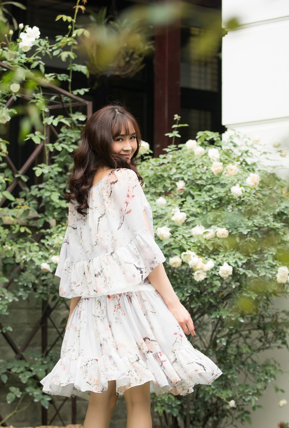 Hồng Diễm ngày càng quyến rũ sau khi tái ngộ “người tình” Hồng Đăng - 3 Hồng Diễm ngày càng quyến rũ sau khi tái ngộ “người tình” Hồng Đăng - 3