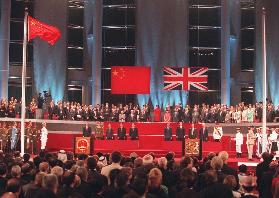 20 năm Hong Kong trở về Trung Quốc - 1
Lễ trao trả Hong Kong cho Trung Quốc năm 1997 (Ảnh: AFP/Getty)