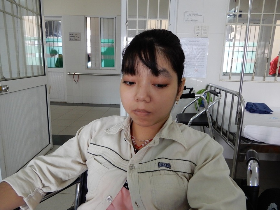 Hồng Nhung mong khỏi bệnh để có thể đi học trở lại, kiếm cái nghề nuôi sống bản thân