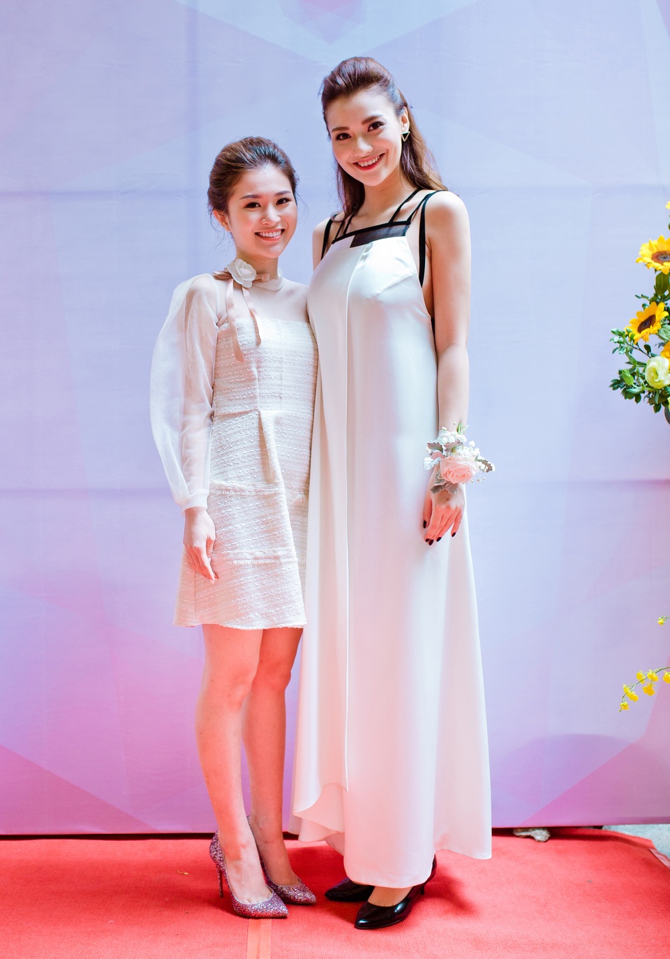 Hồng Quế dự sự kiện để ủng hộ cho người em thân thiết Vanessa Dương.