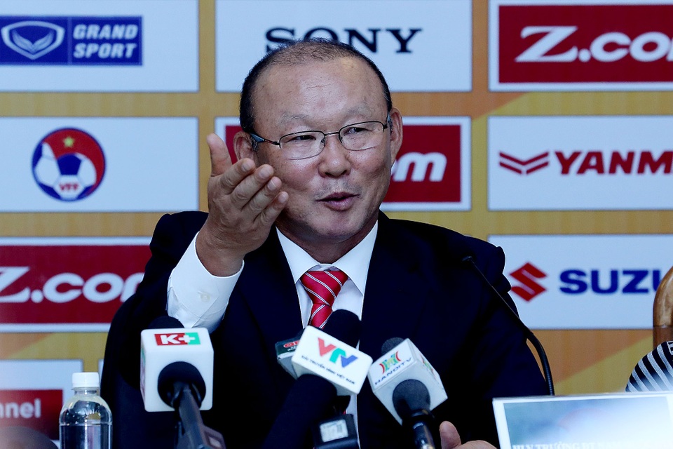 HLV Park Hang Seo: "Tôi sẽ đưa bóng đá Việt Nam vào top 100 thế giới" - 3
Chiến lược gia người Hàn Quốc có nhiều dự định với bóng đá Việt Nam - Ảnh: Gia Hưng