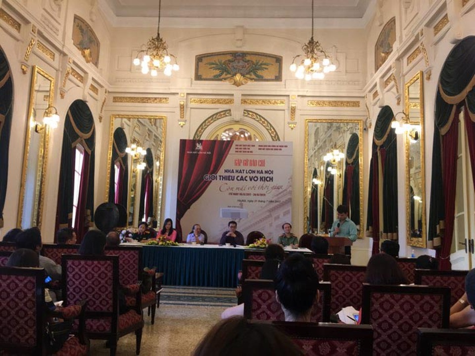 Toàn cảnh buổi họp báo giới thiệu các vở kịch còn mãi với thời gian tại Nhà hát Lớn Hà Nội.