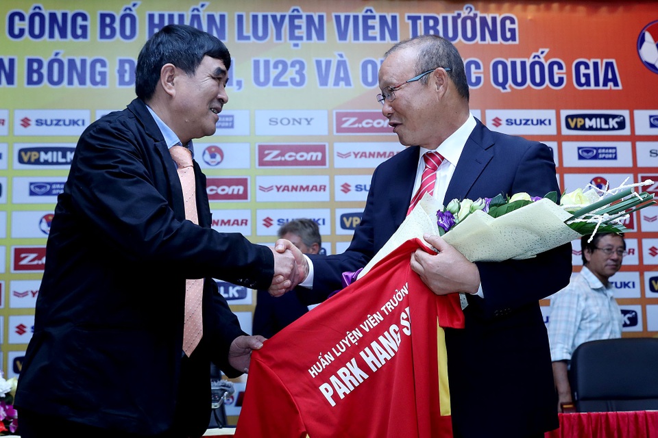 Công Phượng, Tuấn Anh nhận tin vui trong ngày ra mắt HLV Park Hang Seo - 1
HLV Park Hang Seo sẽ dự khán trận đấu có Công Phượng, Tuấn Anh thi đấu